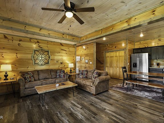 5th image of 2328 Judson Ln