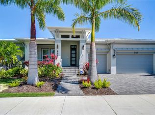707 Pinckney Dr, Apollo Beach, FL 33572
