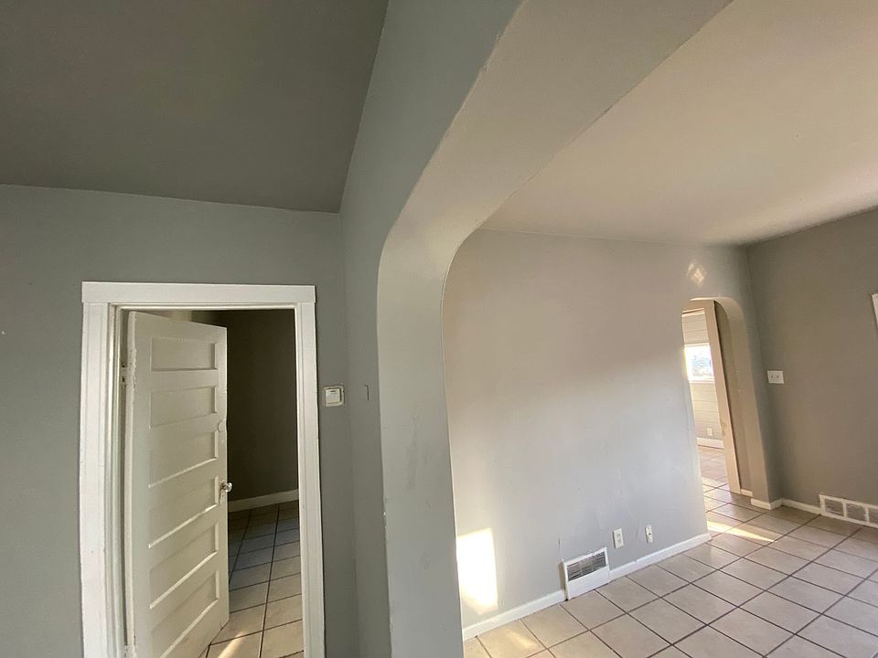 2nd image of 5529 N 36th St #5529