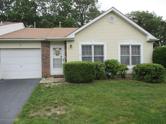 2nd image of 15 Raymond Ct