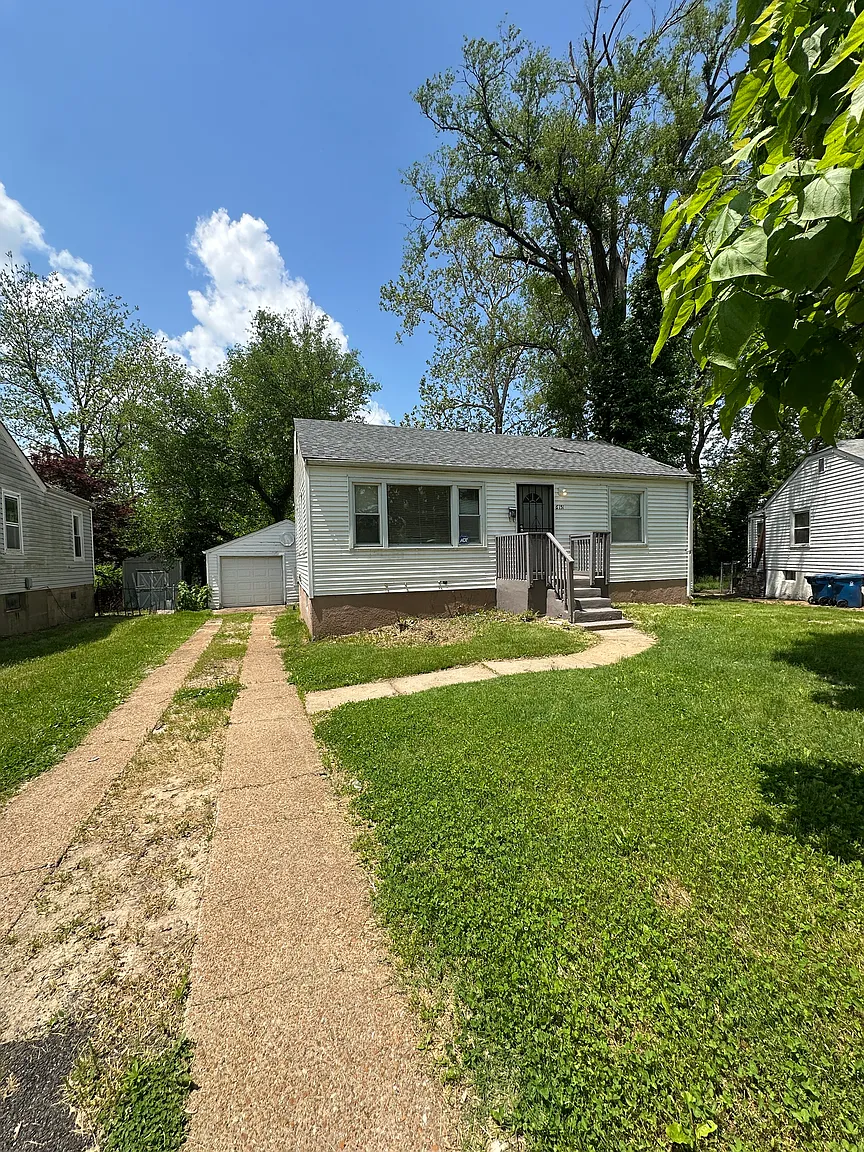 6151 Avila Dr photo 1
