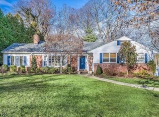 16 Dogwood Dr, Madison, NJ 07940