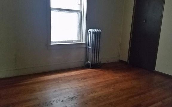 3rd image of 1510 N Lotus Ave