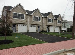 3 Koch Pl, Carle Place, NY 11514