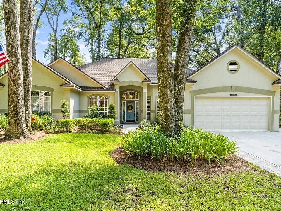 11889 W Clearwater Oaks Dr