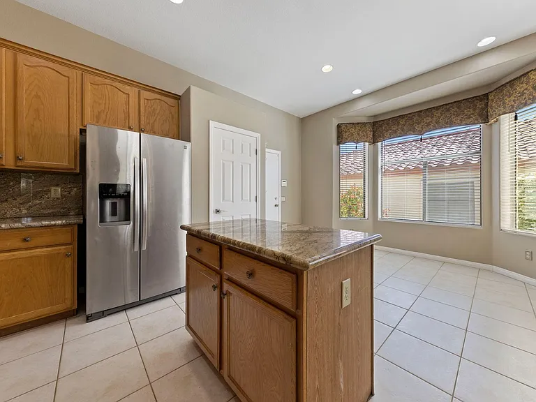 10221 Angel Peak Ct — Photo 20