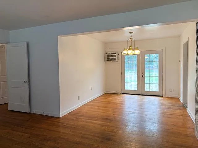 234 Danvillie Ave — Photo 2