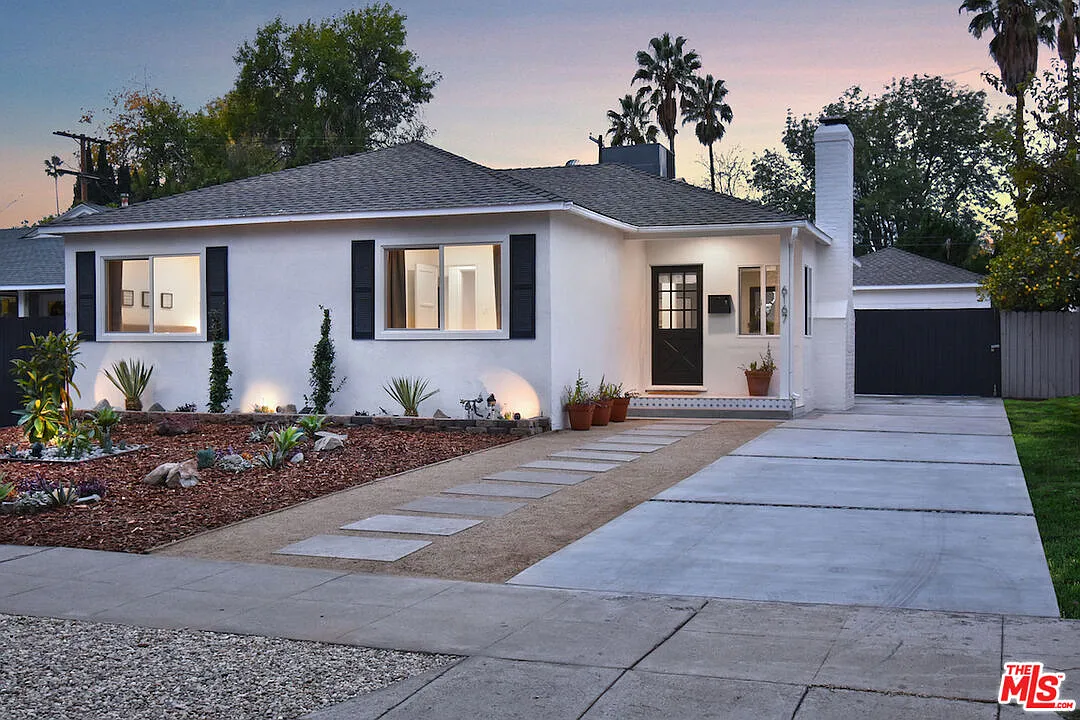 3 bed, 2.0 bath, 1125 sqft, $6,195 — Photo 1