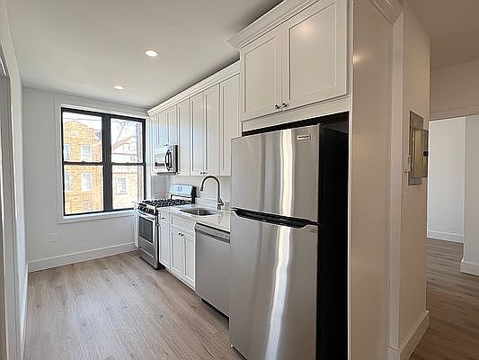 5th image of 1601 Bath Ave #2