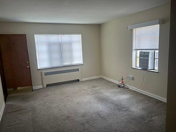 3rd image of 4538 Linden Ave APT 4