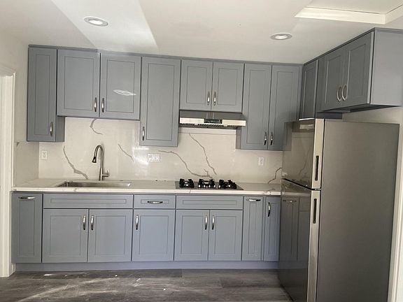 3rd image of 7945 Hellman Ave