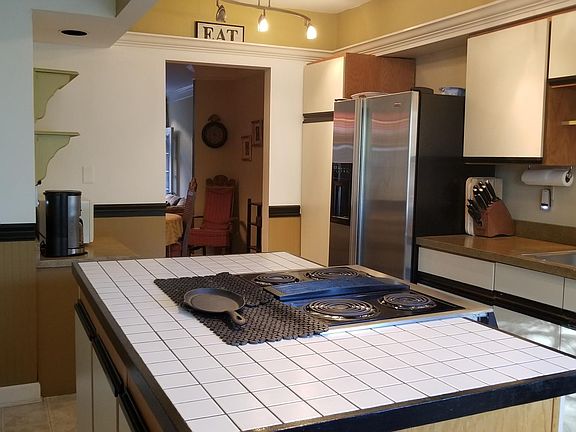 Kitchen with island