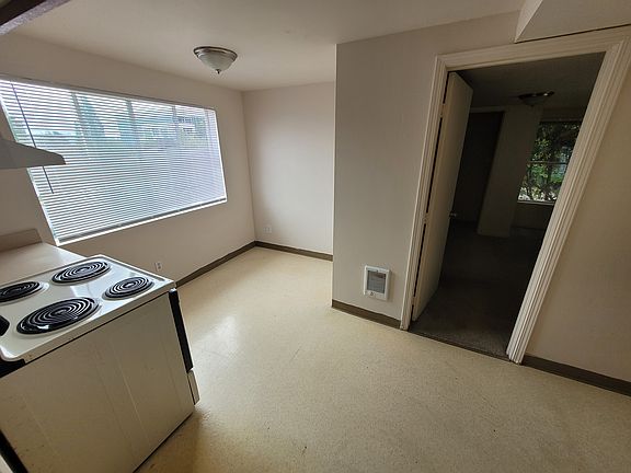 3rd image of 12437 Tukwila International Blvd #12