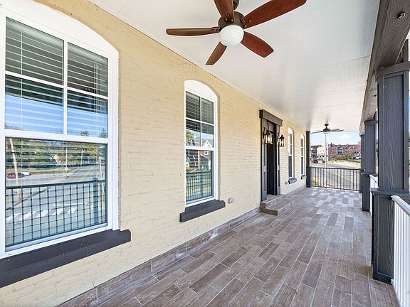 4th image of 638 Madison St #3