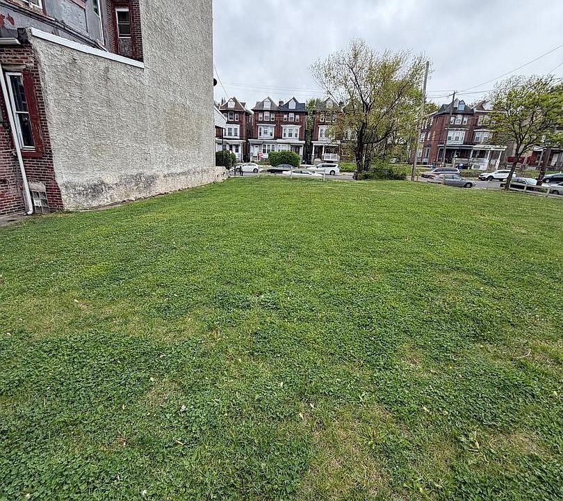 2nd image of 1819 W Erie Ave