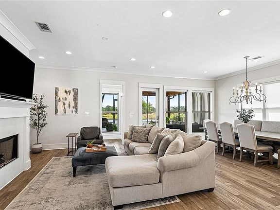 5th image of 334 Nicklaus Dr
