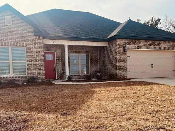 119 Early Dr, Byron, GA 31008