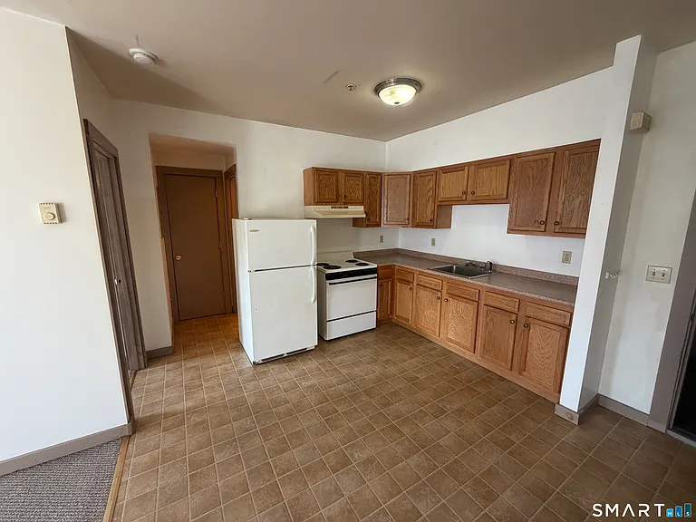 277 N Main St #3 — Photo 5