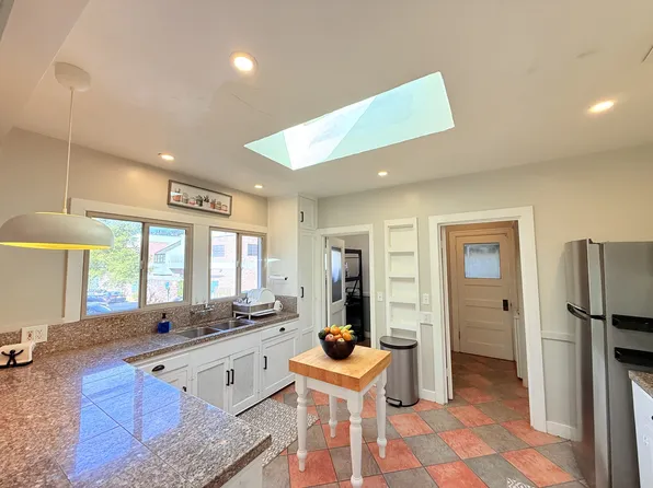 2801 Telegraph Ave, Berkeley, CA 94705