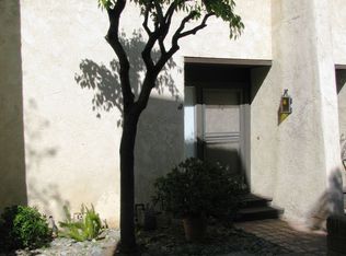 92 Canyon Terrace Rd, Avalon, CA 90704