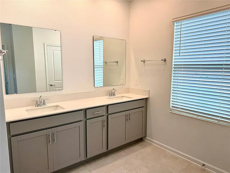 2970 Armstrong Ave — Photo 30