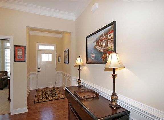 2nd image of 214 Hunters Hill Dr