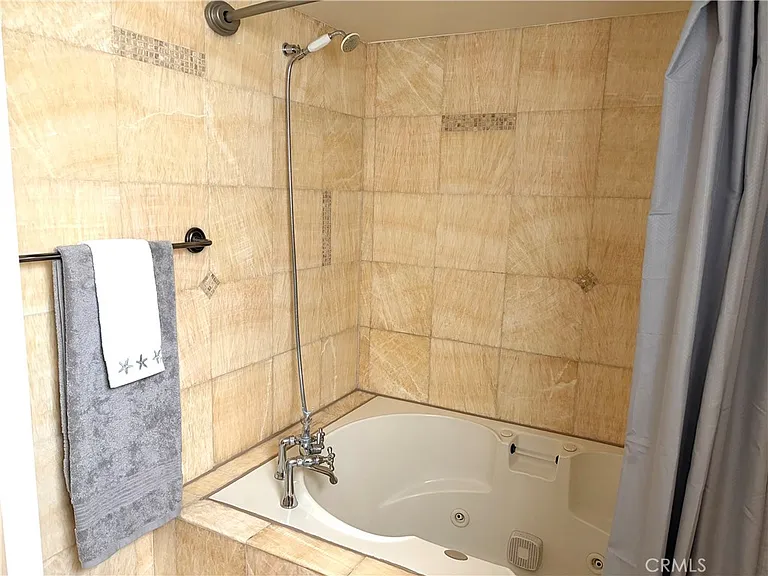 425 S Catalina Ave #4 — Photo 12
