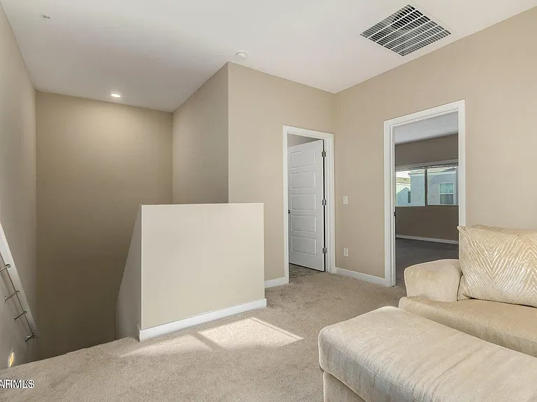 2268 W Laurie Ln — Photo 26