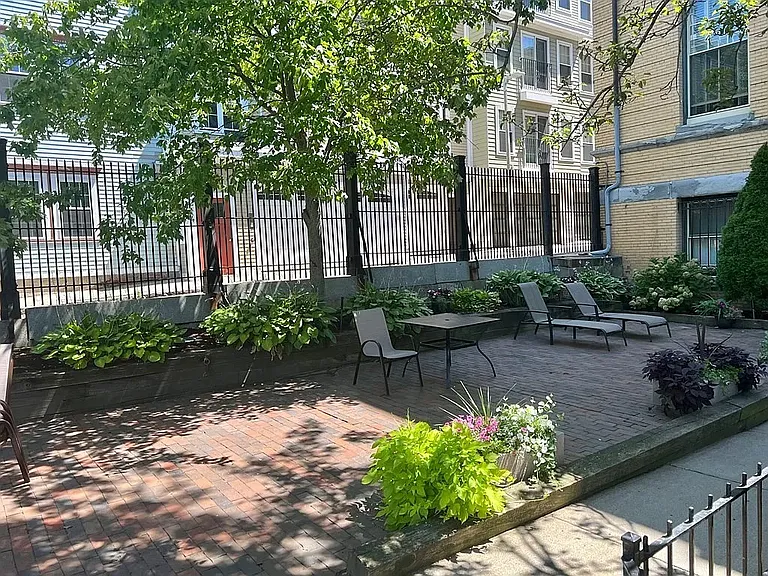 350 W 4th St #102 — Photo 9