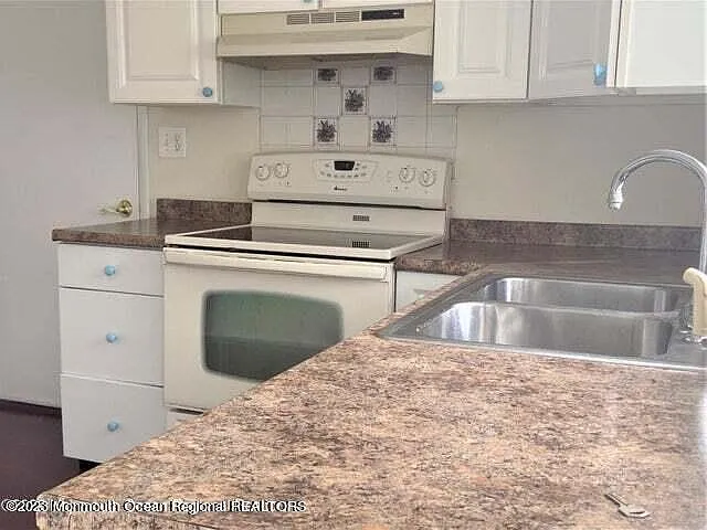 561B Malvern Ct — Photo 55