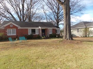 1171 Colonial Rd, Memphis, TN 38117