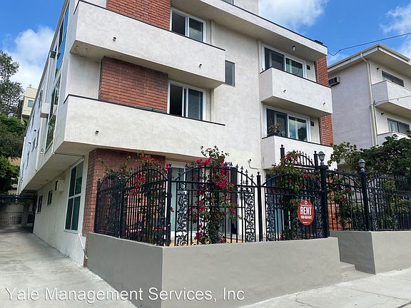 3rd image of 2441 N Beachwood Dr APT 5