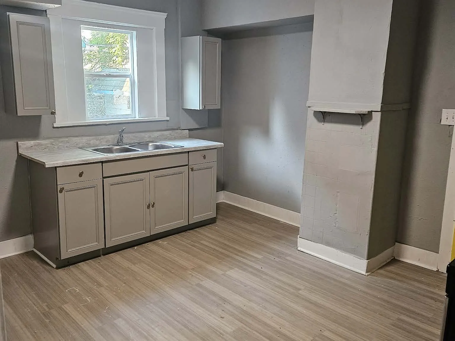 4 bed, 1256 sqft, $1,750 — Photo 4