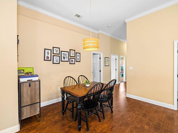 5th image of 125B Beach Dr
