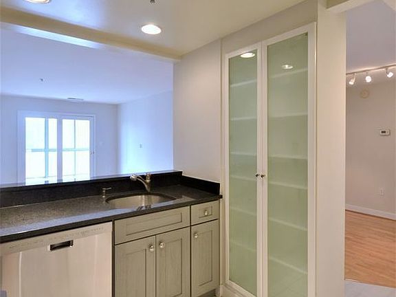 3rd image of 1045 N Utah St #2-707