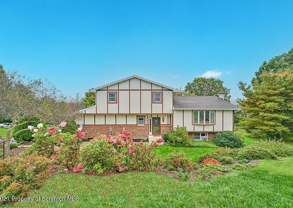 1st image of 121 Leland Dr