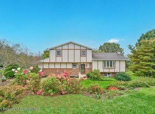 121 Leland Dr, Clarks Summit, PA 18411