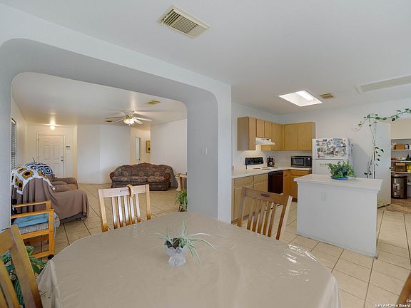 4th image of 7206 MIDCROWN DR