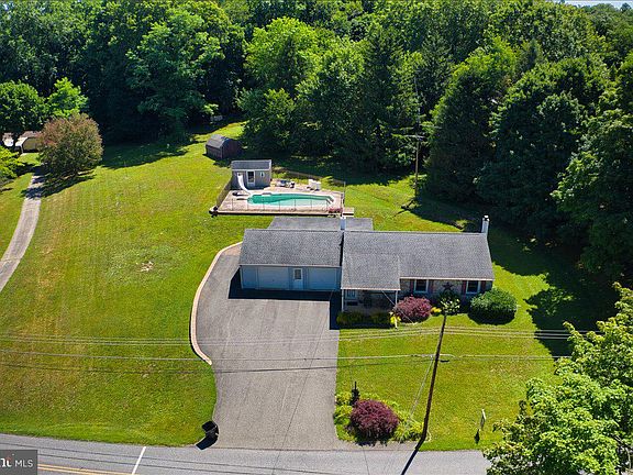 5th image of 451 Saylors Mill Rd