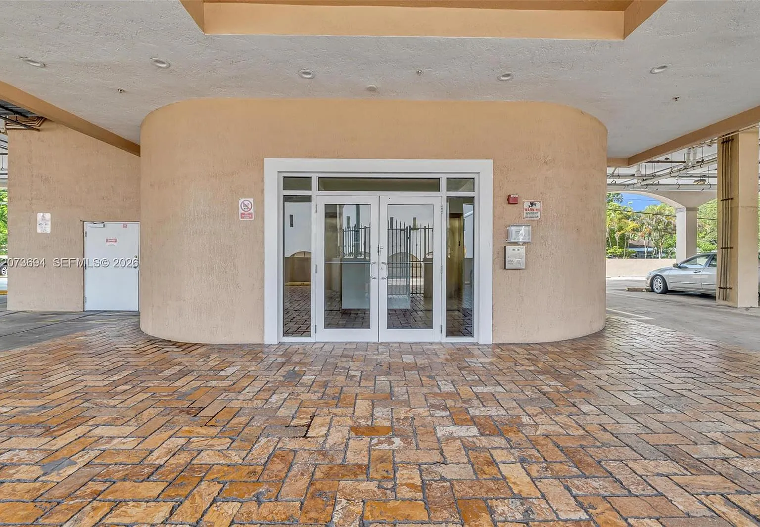 2 bed, 2.0 bath, 1285 sqft, $2,600 — Photo 3