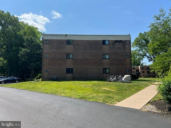 2nd image of 1575 W Street Rd APT 819