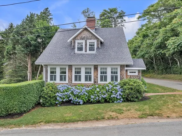 83 Shipyard Ln, Dartmouth, MA 02748