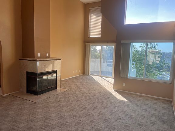 High Ceiling & High Windows ,Gorgeous Panoramic View from every window