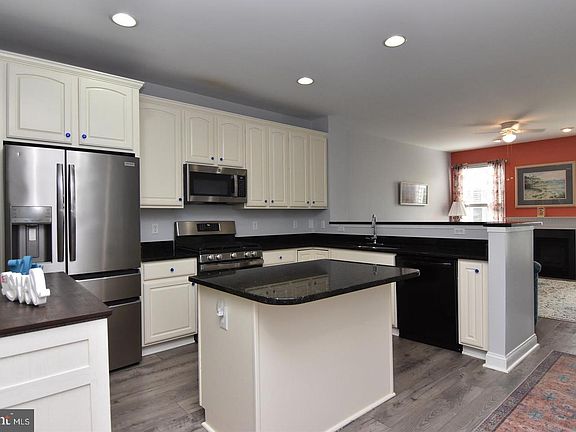 5th image of 10093 Iron Pointe Drive Ext