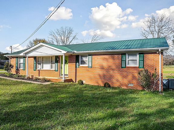 3rd image of 486 Circle Hill Dr