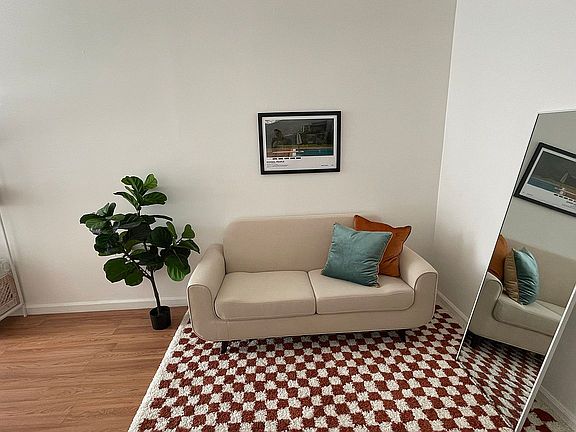3rd image of 172 E 104th St #2B