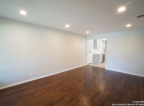 3rd image of 239 Bamburgh Dr