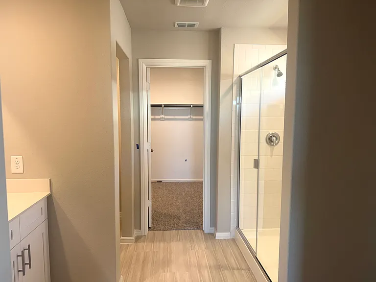 1353 Dillard Creek Dr — Photo 16