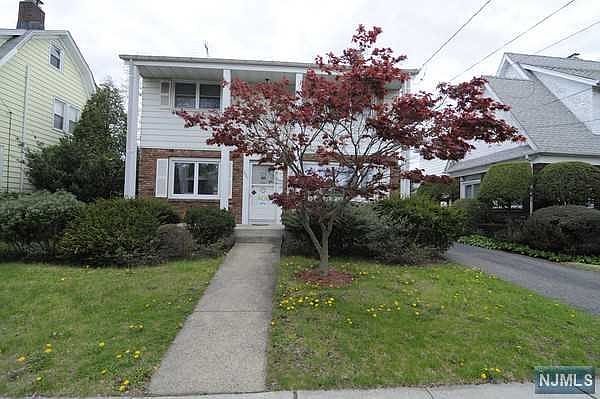 1st image of 16-01 Morlot Ave