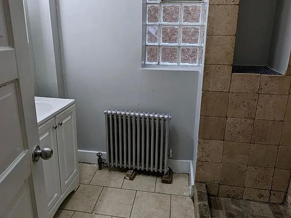 4th image of 2855 E 82nd St APT 1W